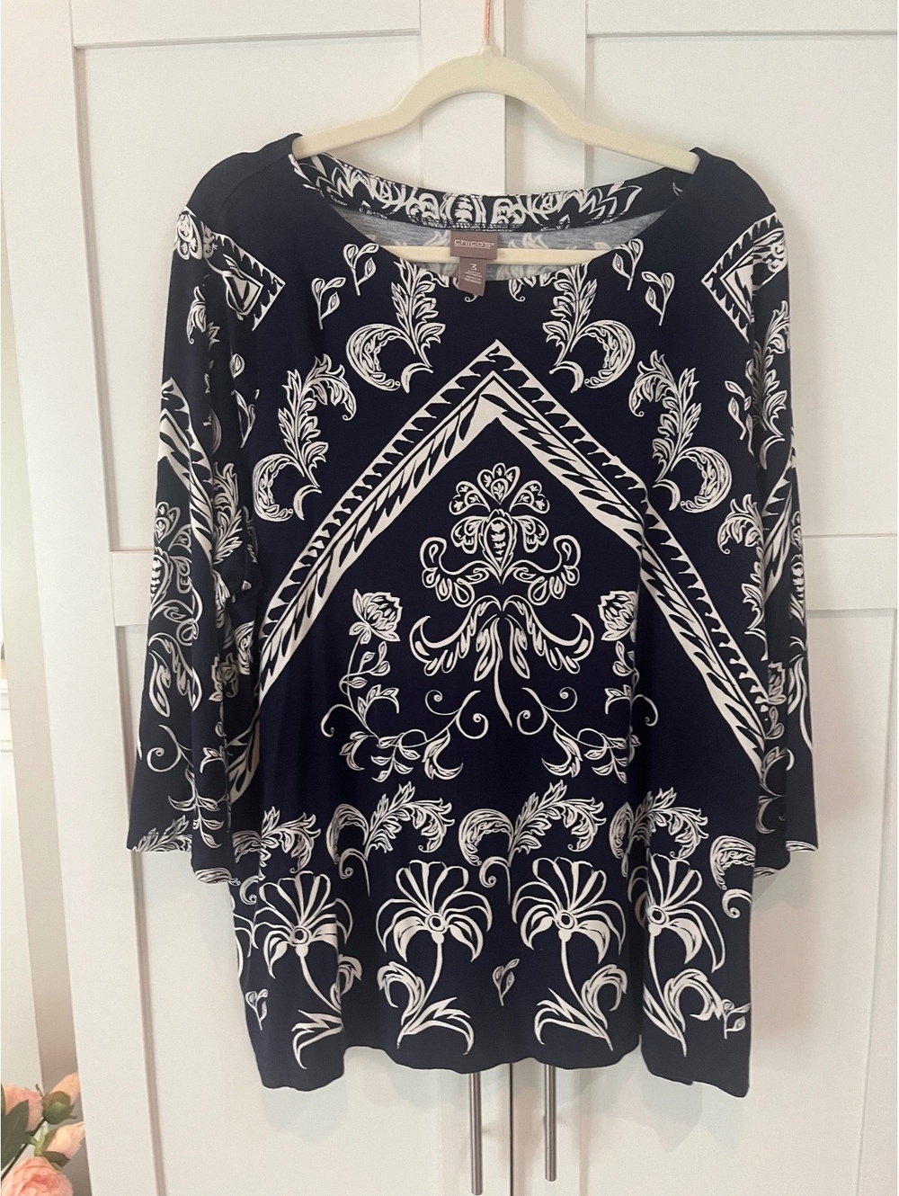 Chico's Women's Size 3 Blue and White Patterned Long Sleeve Tunic Top